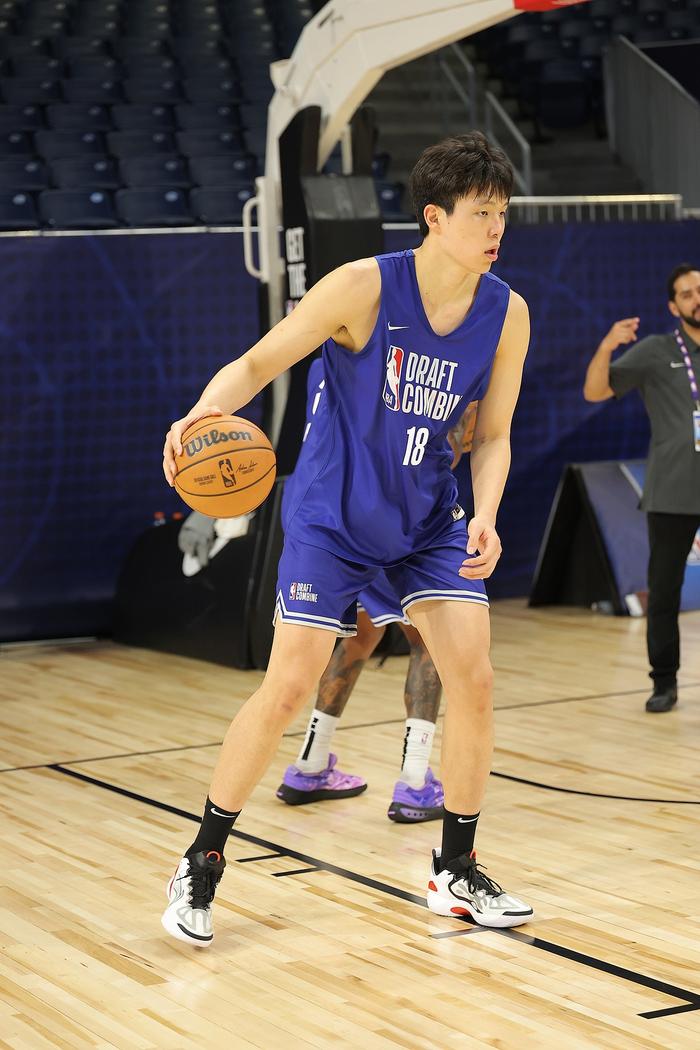 关于杨瀚森试训球队被曝光！媒体人：猜猜为啥人家要求咱们千万要保密的信息